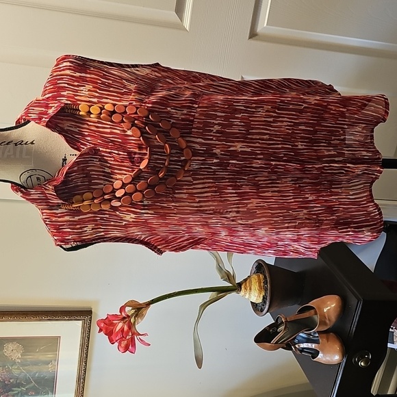 Liz Claiborne Red and White Patterned Sleeveless Top - Picture 1 of 10